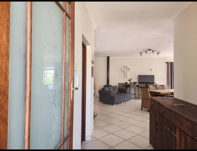 4 BEDROOM HOUSE FOR SALE IN ROOI RIVIER RIF